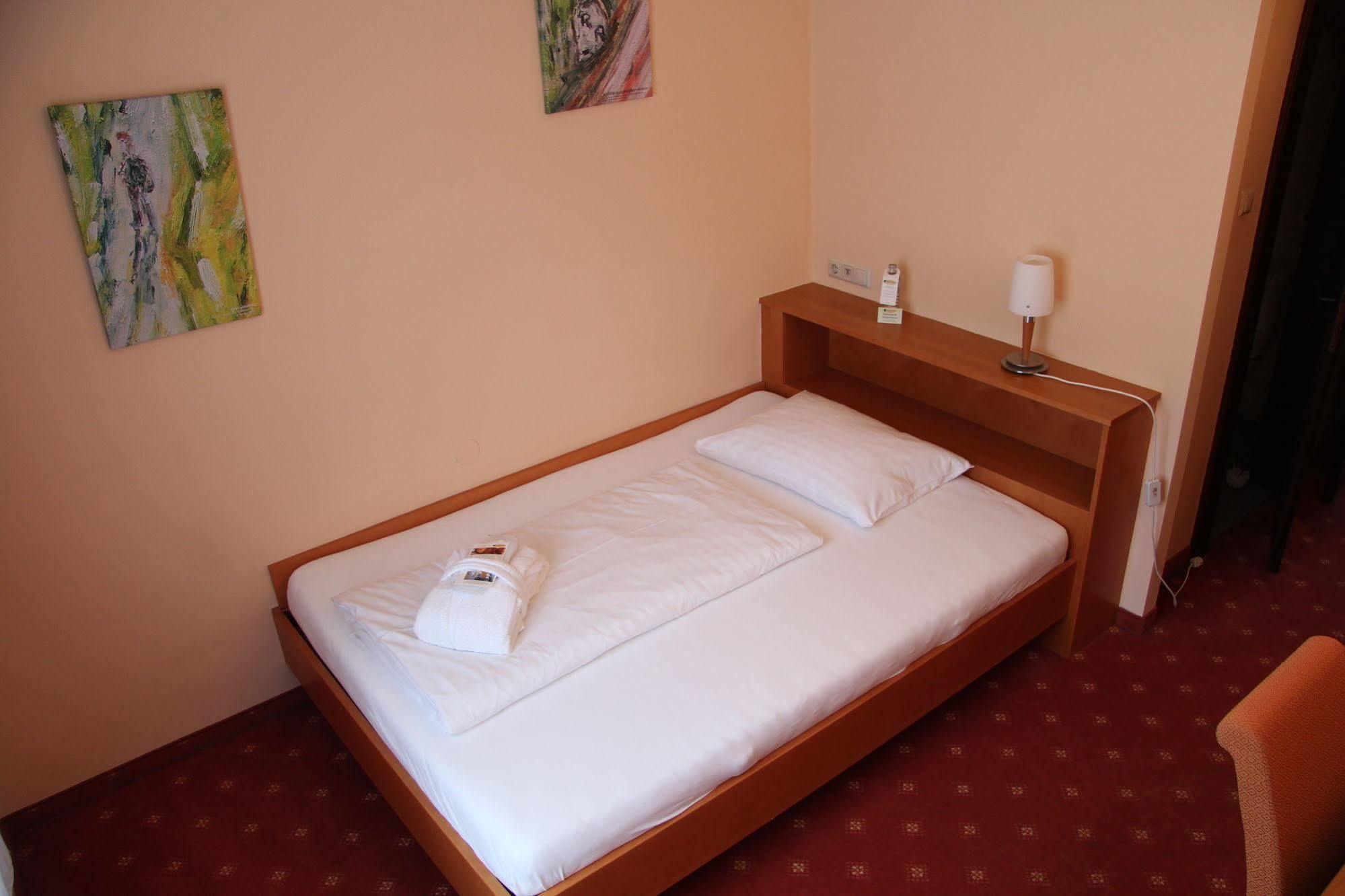 Hotel Restaurant Hoeldrichsmuehle Hinterbrühl Kültér fotó
